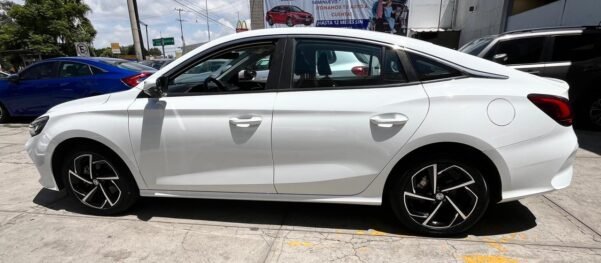 MG MG5 GT ALPHA - Image 21