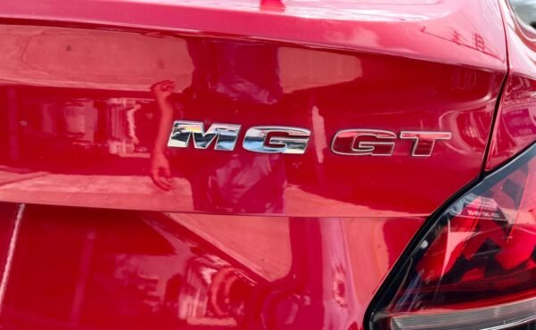 MG MG5 GT ALPHA - Image 12