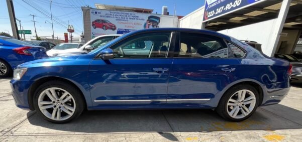 VOLKSWAGEN PASSAT COMFORTLINE AUT - Image 5