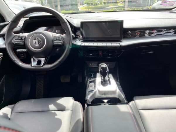 MG MG5 GT ALPHA - Image 14