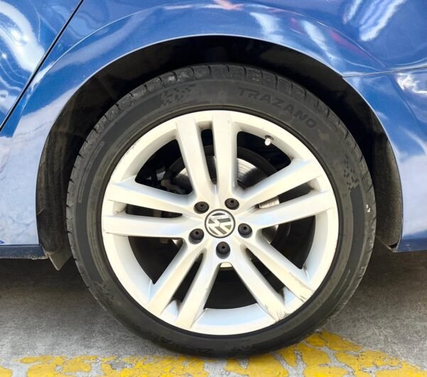 VOLKSWAGEN PASSAT COMFORTLINE AUT - Image 7