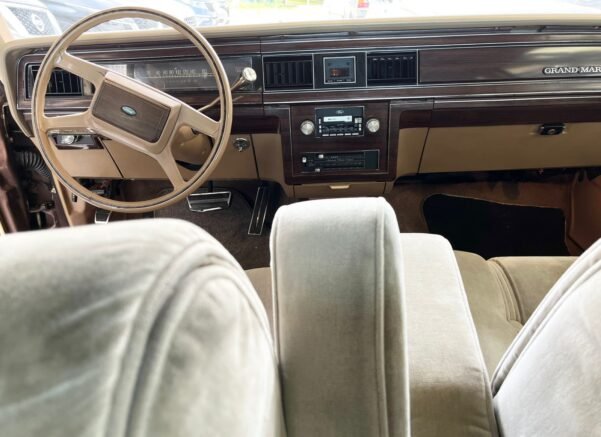 FORD GRAND MARQUIS 2 PTAS - Image 12