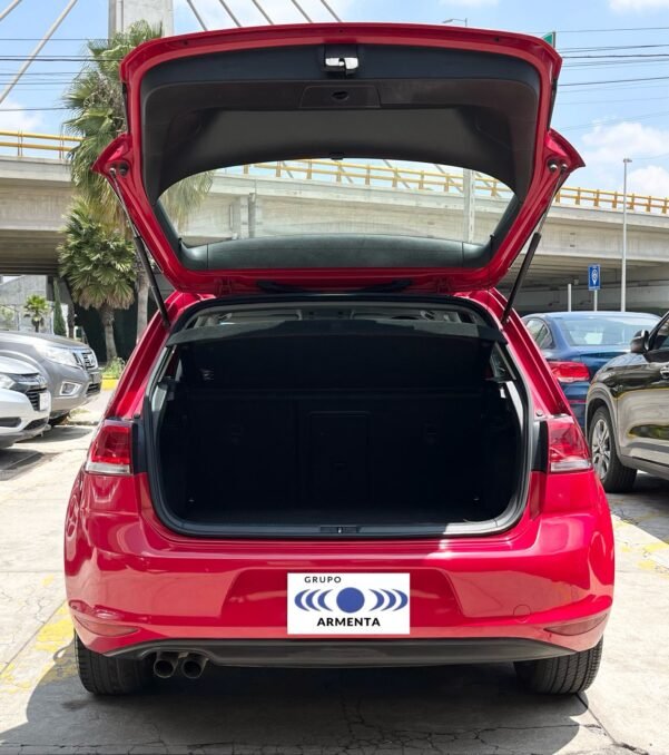 VOLKSWAGEN GOLF 1.4 TSI TRENDLINE STD - Image 17